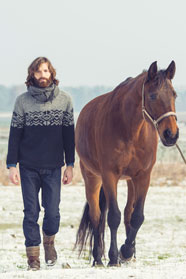 pánský ručně pletený svetr z příze Siberia