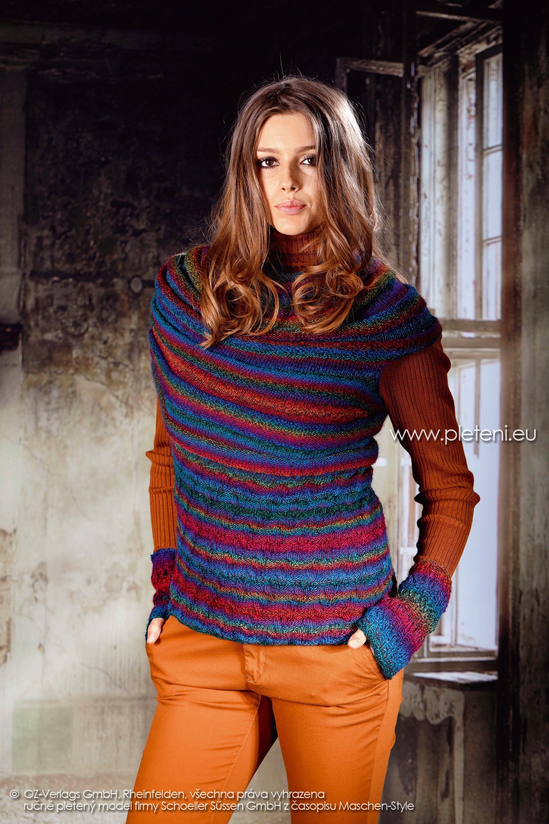 2017-2018 modely 32 dámský pletený svetr a 33 návleky z příze Murano for Socks firmy Schoeller